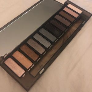 Urban decay naked smoky eyeshadow palette